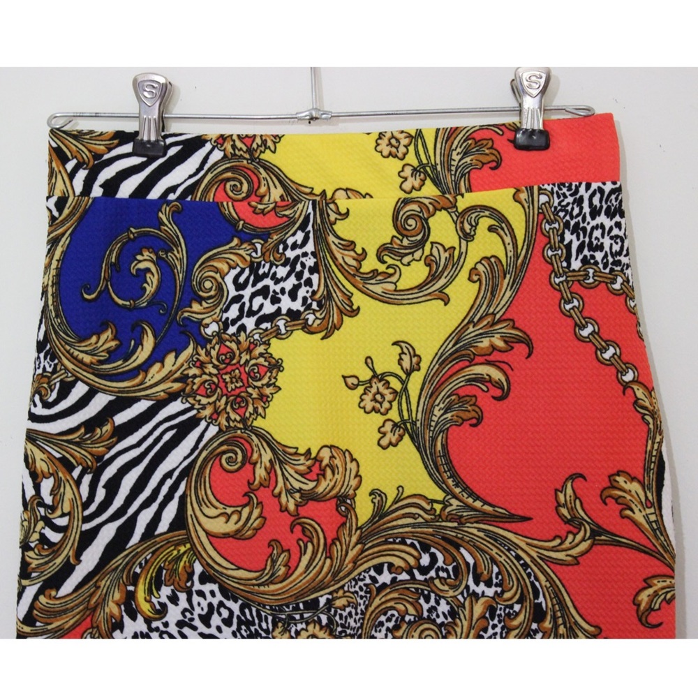 UK2LA Colorful Patterned Skirt Size Large - Picture 4 of 5